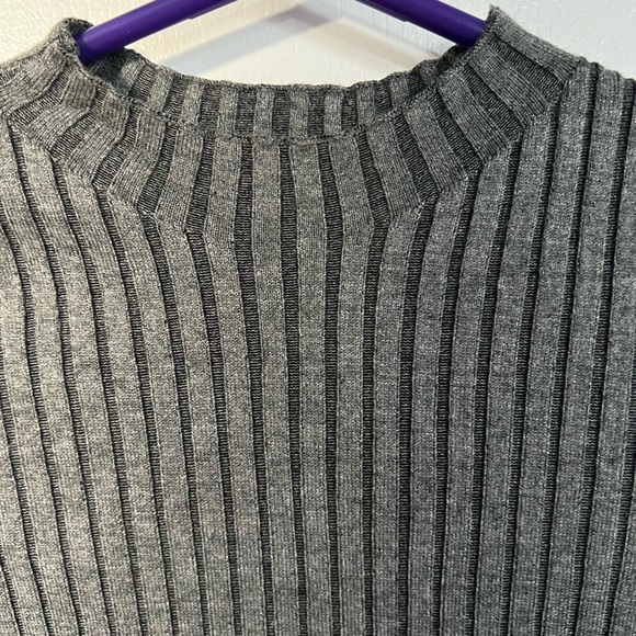 Express Gray Knit Mock Neck Tank Fitted Size M - Picture 3 of 3
